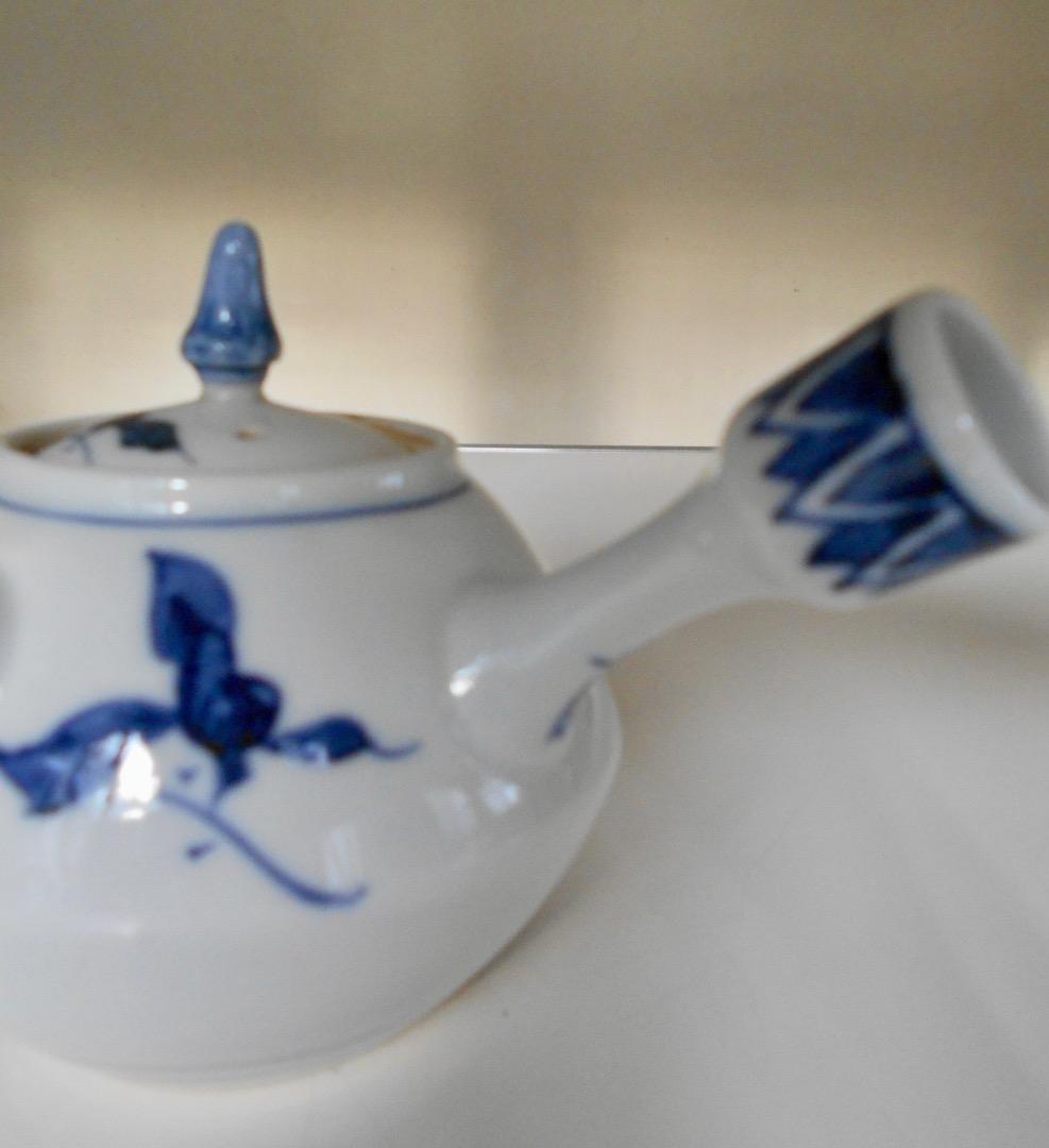 シャープな煎茶急須！長鳳作 白磁に染付 蘭紋 煎茶道 急須 工芸品