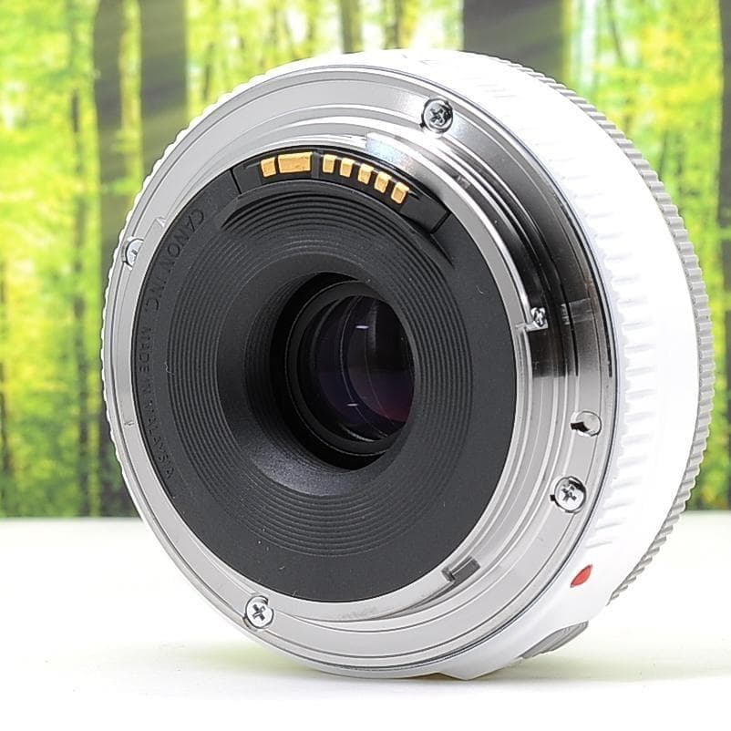 Canon EF 40mm F2.8 STM！明るい単焦点レンズ☆ホワイト☆