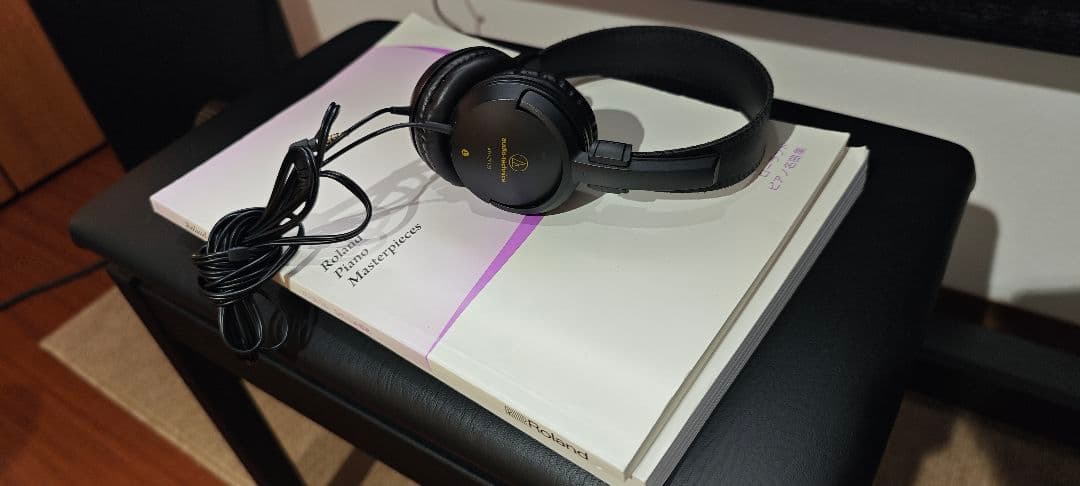 【美品】Roland F701-CB 2021年製 黒木目調 椅子付 電子ピアノ