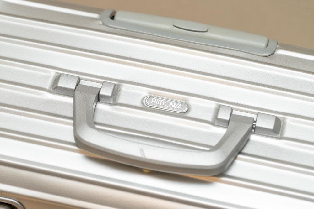 リモワ　パイロット　トロリー2輪 29L機内持込できます カナダ製