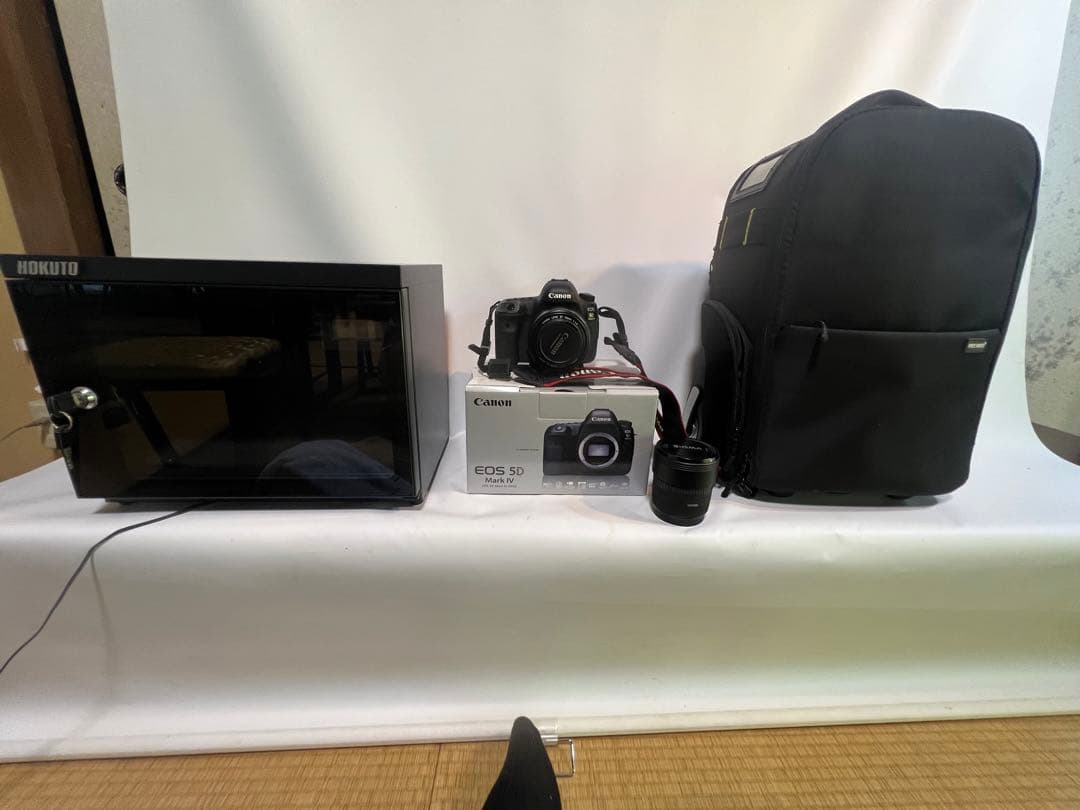 Canom 5DＭarkⅣ レンズ付属品あり充電器、脚立と充電池1つ付き