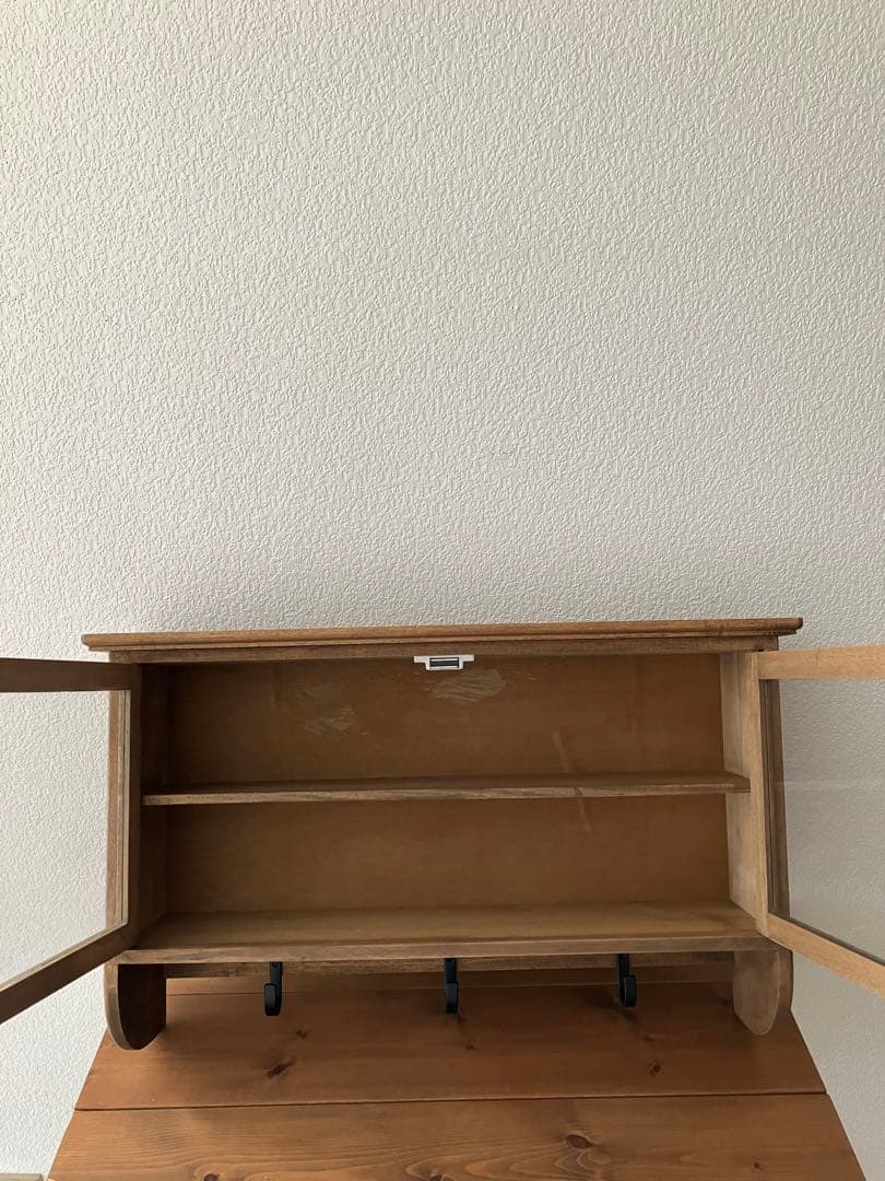 木製壁掛け棚 ガラス扉付き