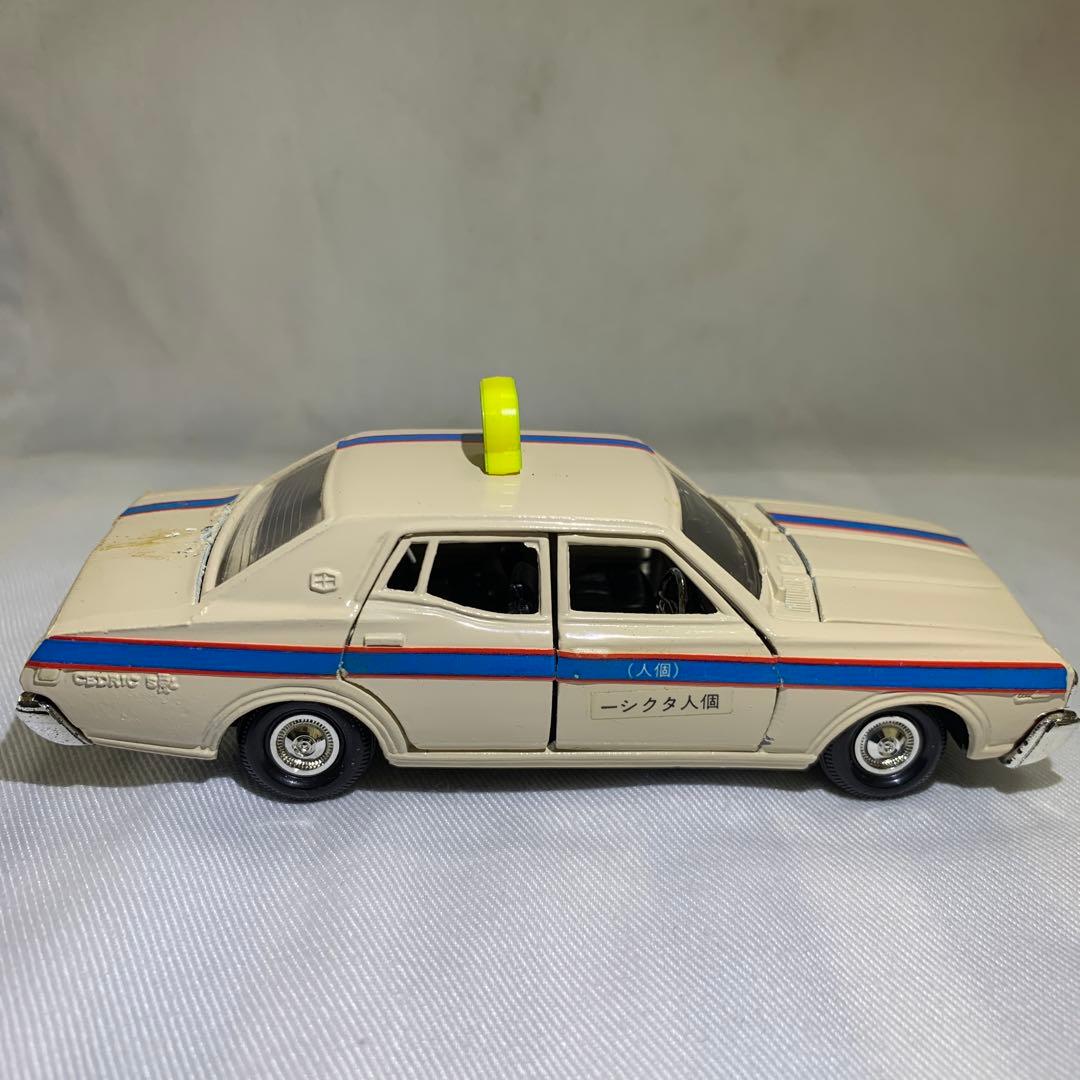 ダイヤペット日産セドリックタクシー