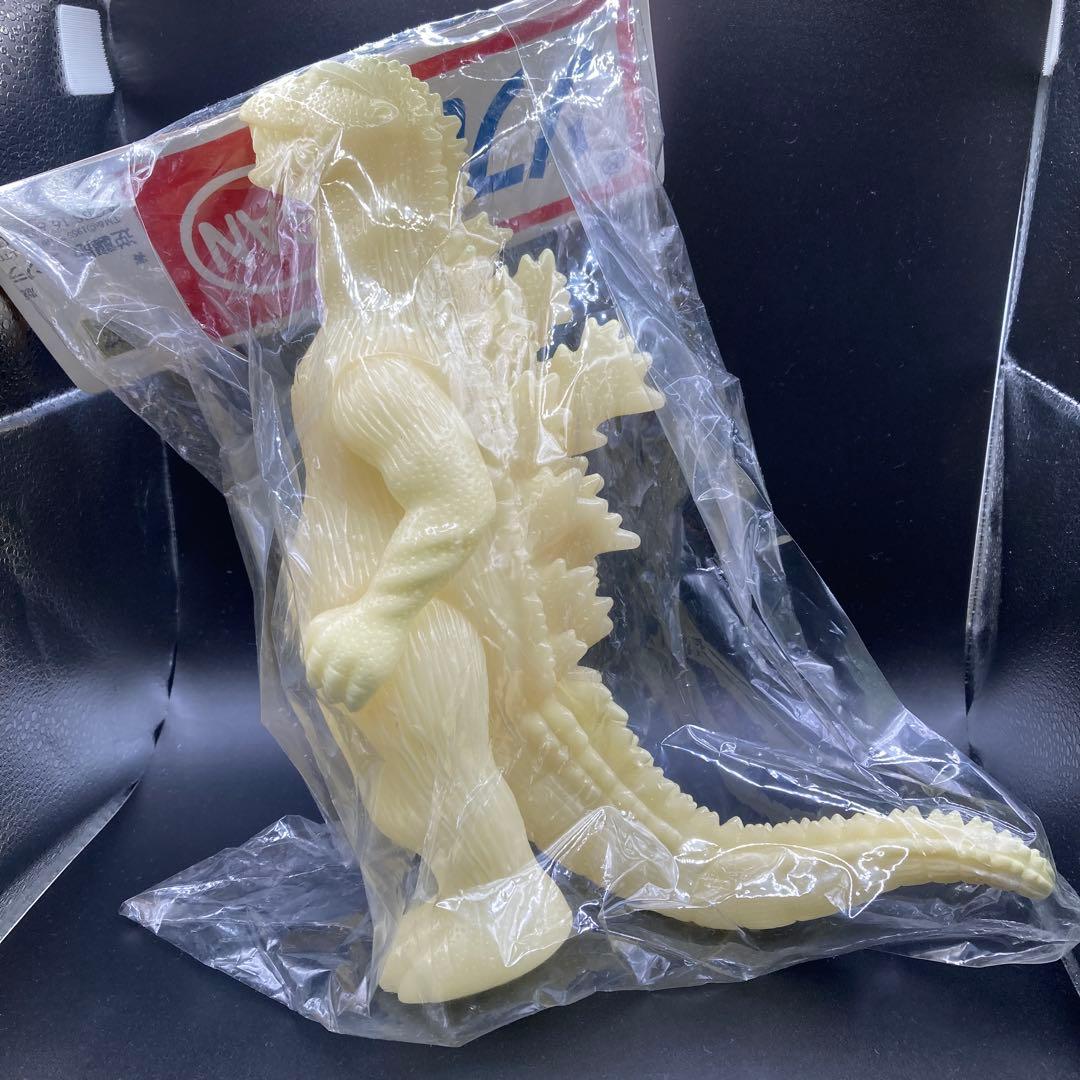 超美品♡希少♡新品♡未開封♡ 2004年蓄光版逆襲版ゴジラ 1955年　TOHO