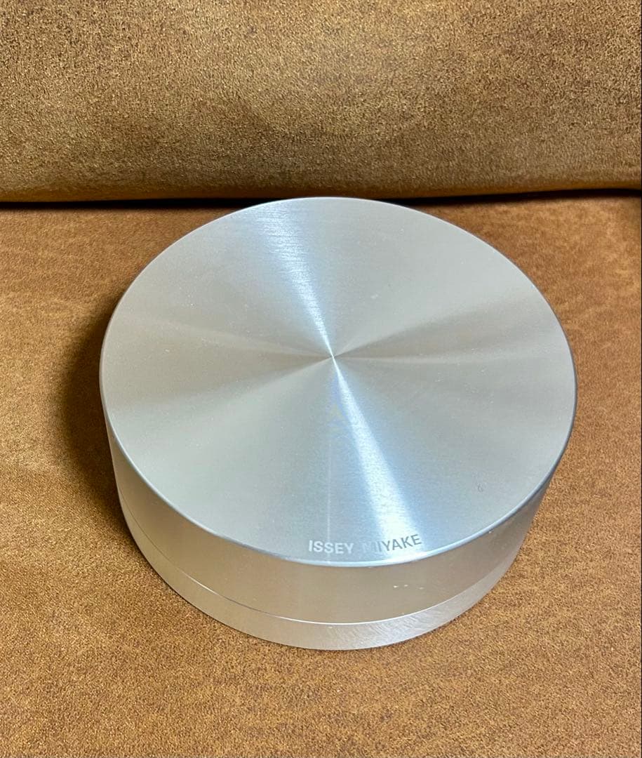 【ISSEY MIYAKEイッセイミヤケ】希少 TO ゴールド　腕時計　電池切れ