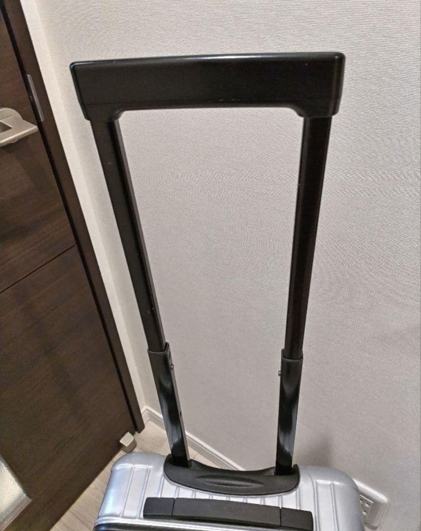 リモワ　サルサ　機内持ち込み　TSAダイヤルロック搭載　2輪　32L