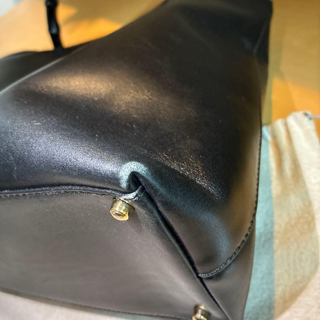 【初売り】GUCCI ブラック レザーハンドバッグ