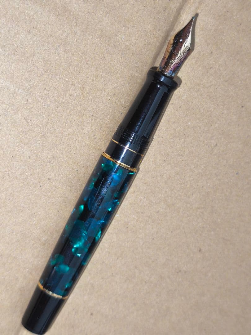 P*h様 アウロラ　オプティマ　万年筆　ペン先14K　グリーン 【中古】