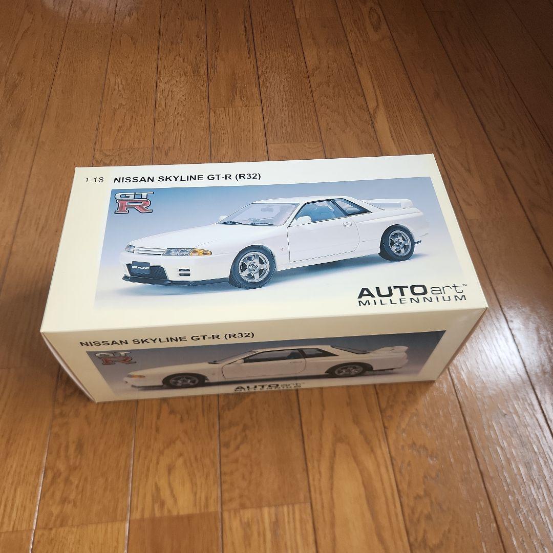 ミニカー NISSAN SKYLINE GT-R (R32) 1/18 AUTOart