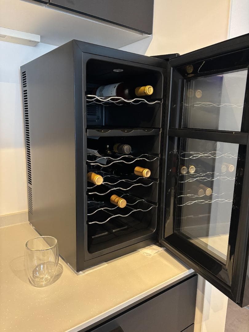 ※8月限定価格※ アイリスオーヤマワインセラー 18本収納