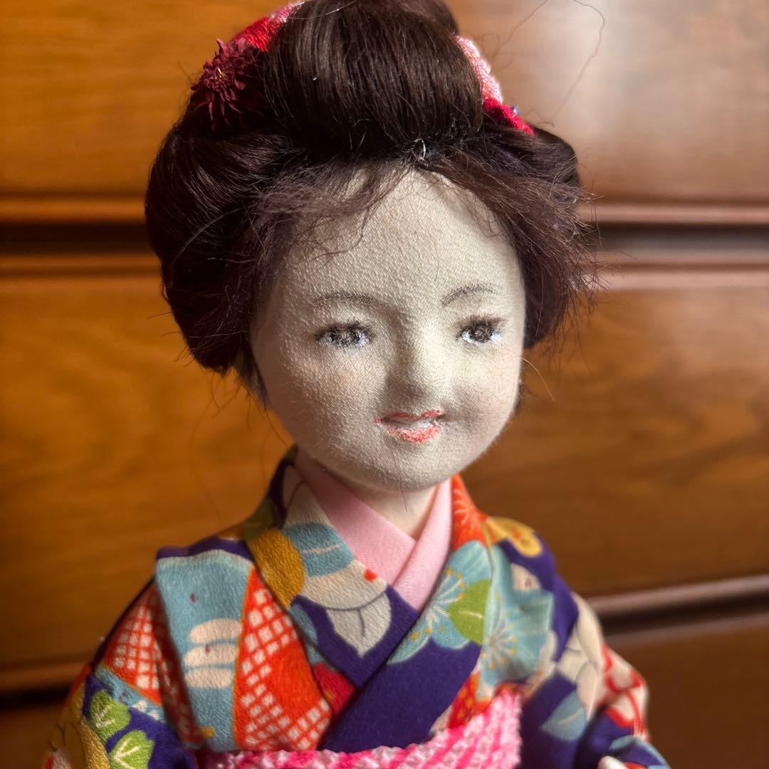 伝統的なすごく可愛いお人形