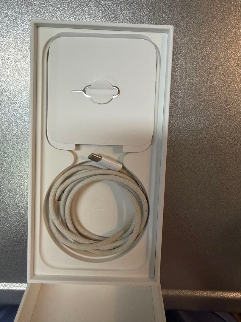 Apple iPhone 15 ホワイト256GB SIMフリー