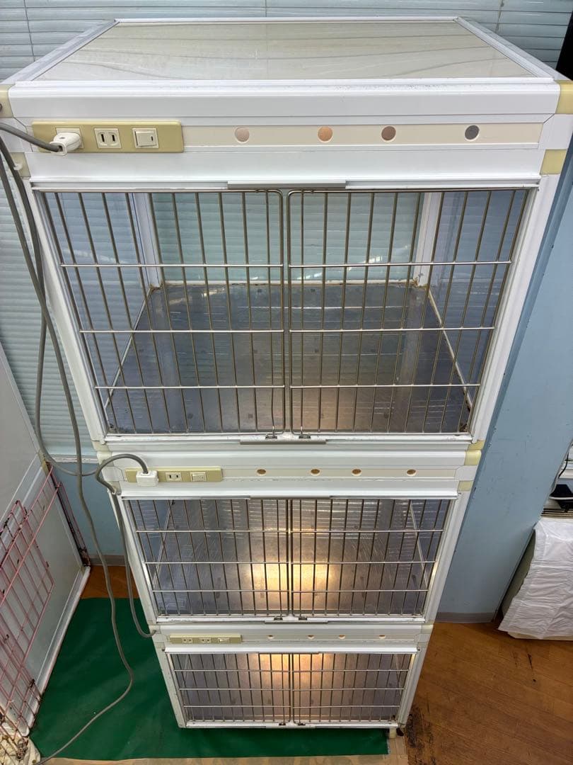 新年❗️特別値引中‼️GB PRO ペットマンション 3面クリアフィックス窓3段