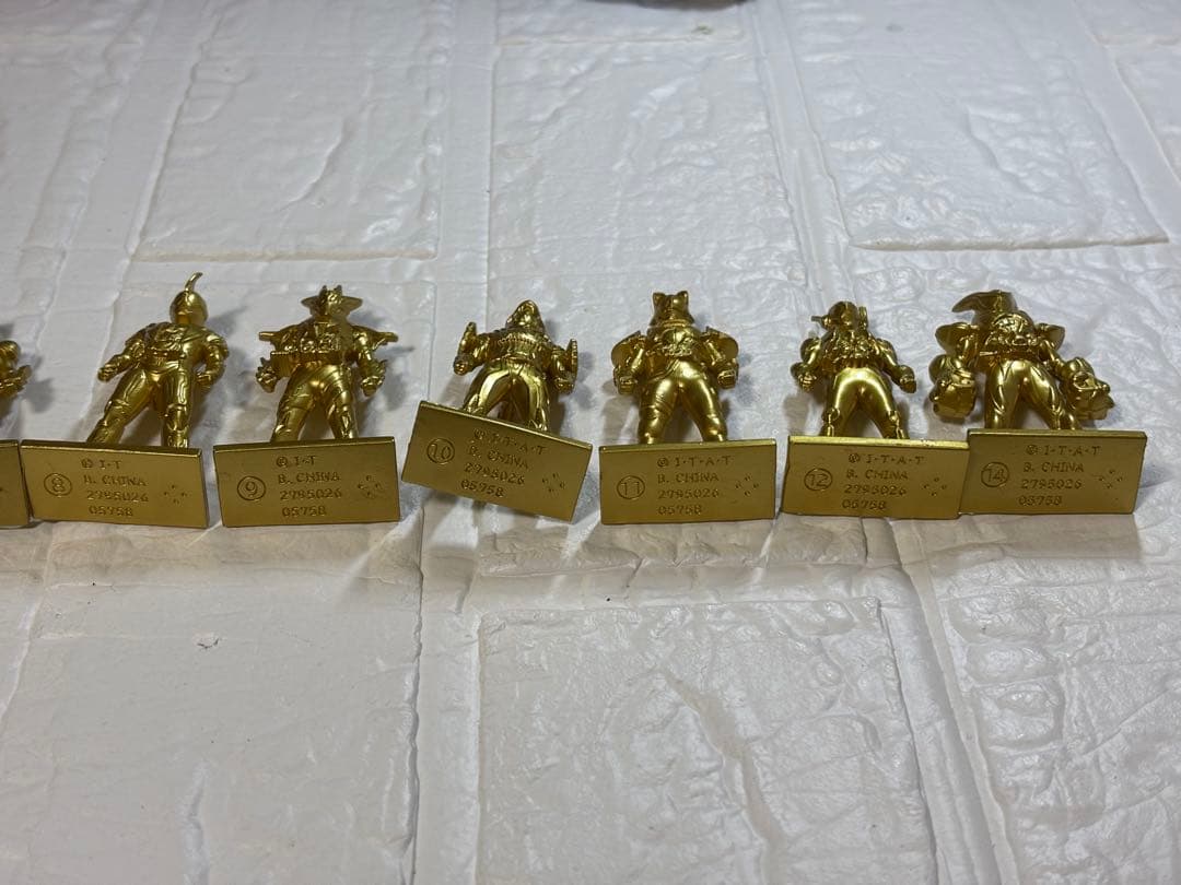 仮面ライダーゼッツ フィギュア付きチョコスナック　12種金色ver +オマケ付