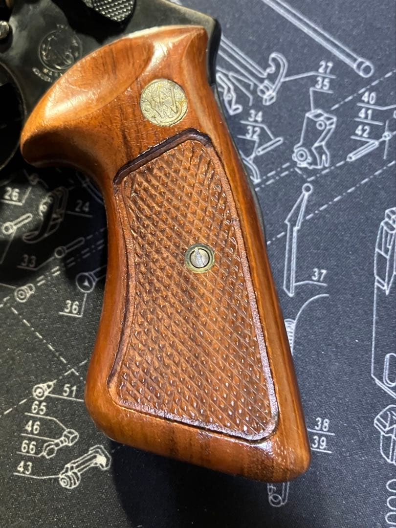 木製トイガングリップ 金属エンブレム付き