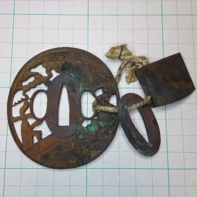 鍔　鉄鍔　切羽　はばき　アンティーク　骨董　金工　古美術　つば