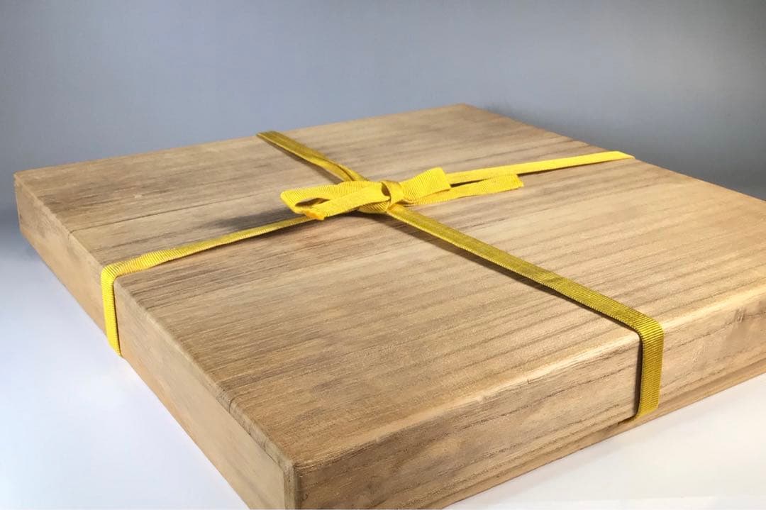 Ｍ４２４　輪花盆　『塗師　岡田表寛作』『表千家　堀内宗完　書付』　共箱　菓子器