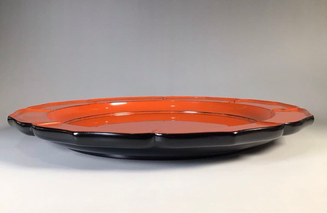 Ｍ４２４　輪花盆　『塗師　岡田表寛作』『表千家　堀内宗完　書付』　共箱　菓子器