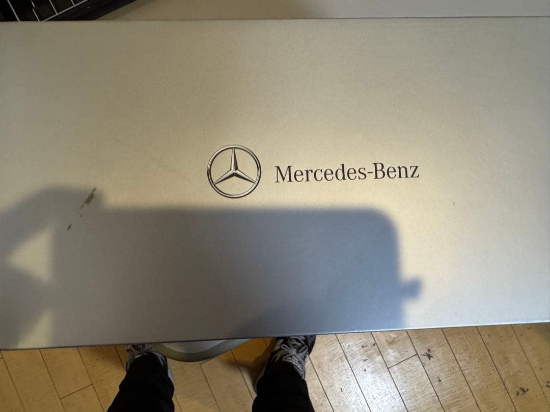 Mercedes-Benz GLA-Klasse ミニカー グレー1/18