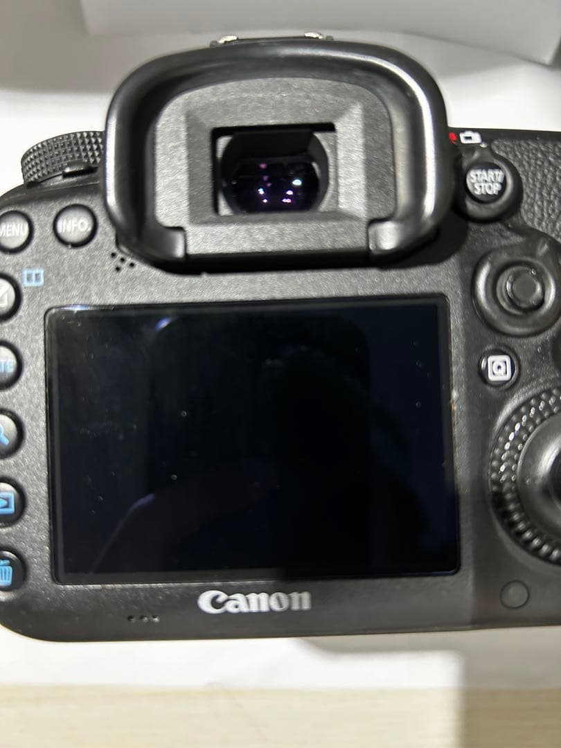 【値下げ中12/13まで】Canon EOS 7D Mark II + レンズ