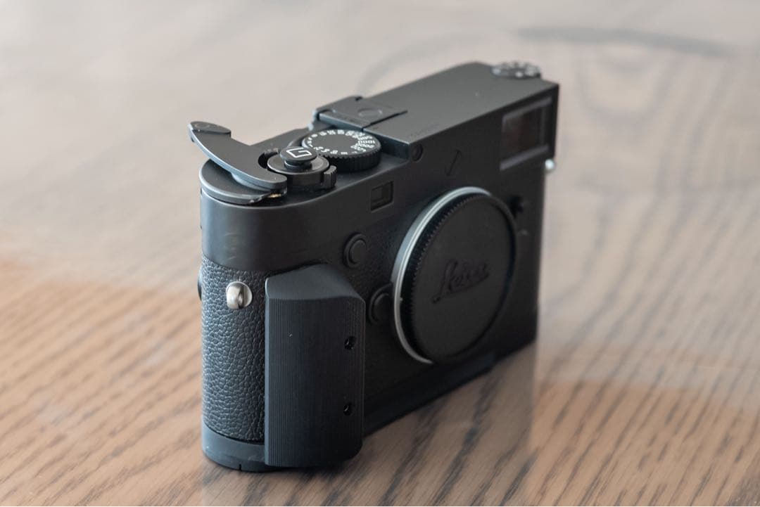 Leica ライカ M10 モノクローム　グリップ　予備バッテリー付き