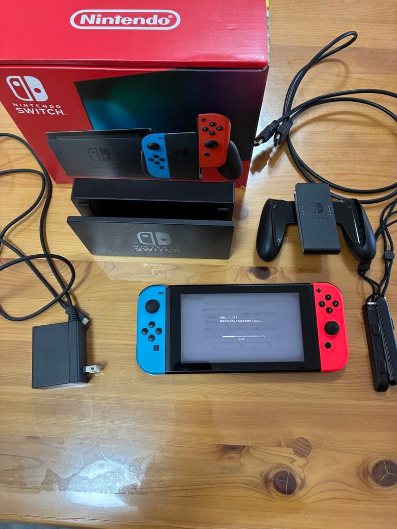 Nintendo Switch 赤/青 本体 2022年製　中古　全付属品あり