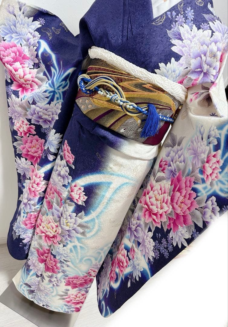 未使用品に近い　振袖セット　牡丹　豪華　金彩　金刺繍　振袖フルセットお探しの方！