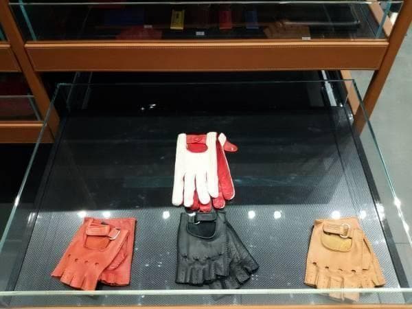 メローラ ディア指貫 ロッソ赤 メッシュ ドライビンググローブ フェラーリ別注元