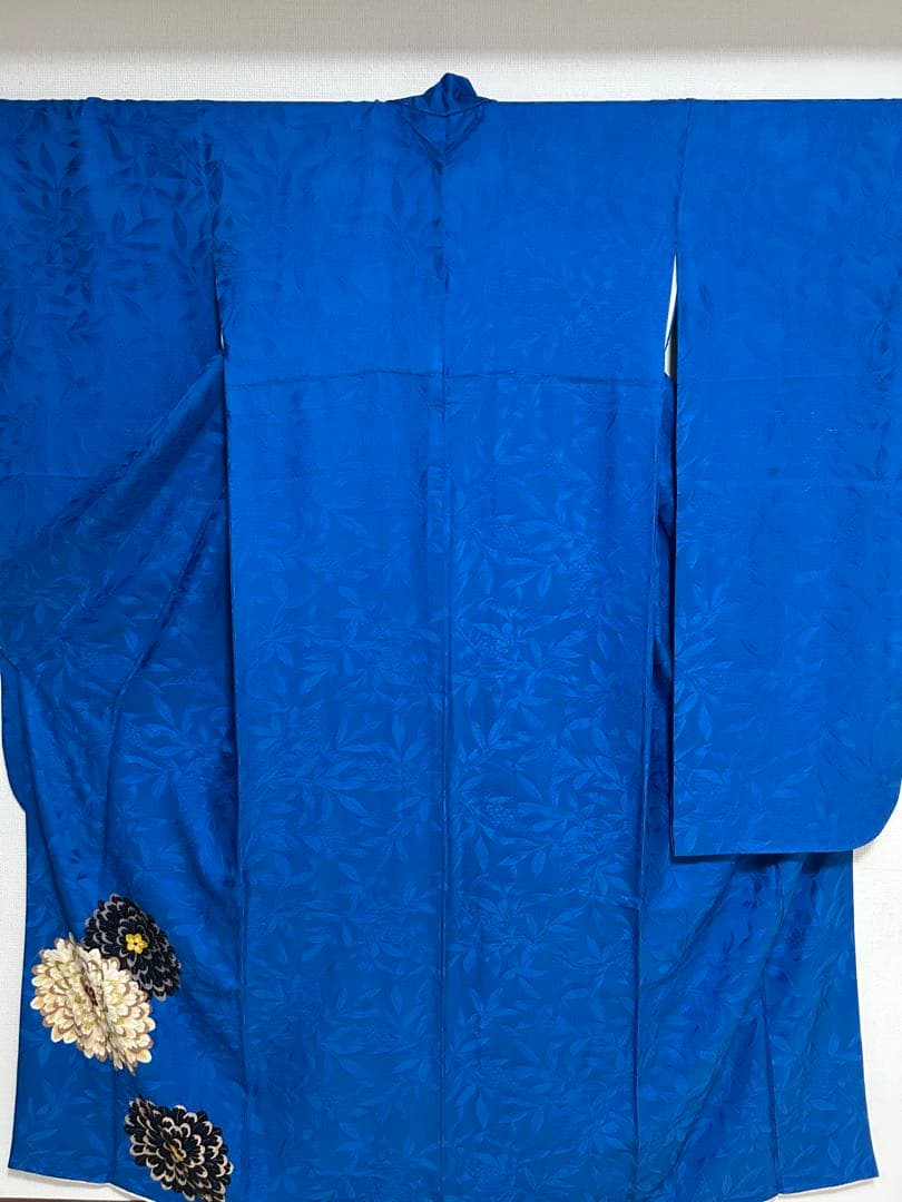 【 最終値下げ 】モダンでポップ　花柄　振袖　４０