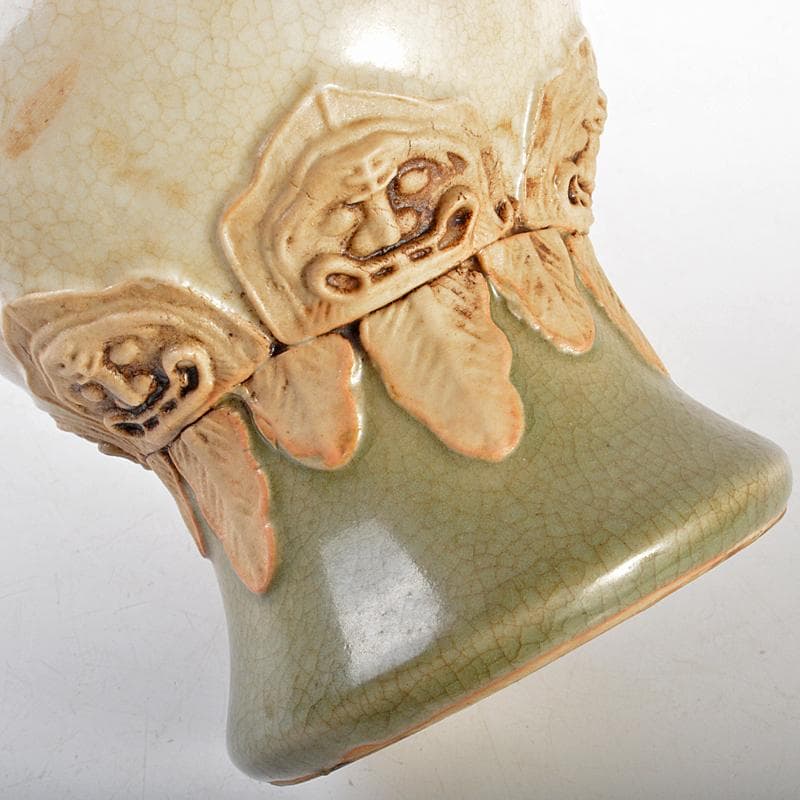 中国　耀州窯青磁　貼神獣面文瓶　唐木台付　在銘　M　R5981