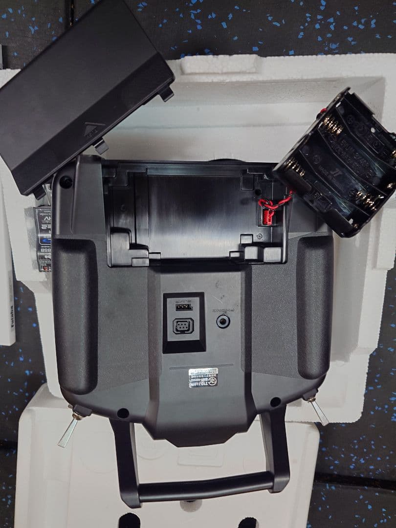 フタバ FUTABA 10J 2.4GHZ T-FHSS プロポ　飛行機用