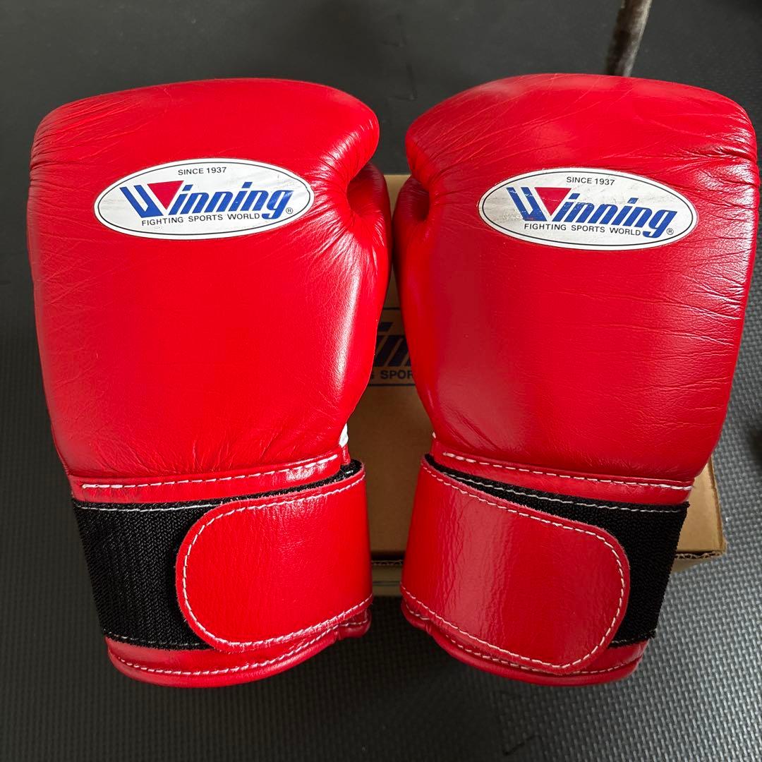Winning ボクシンググローブ 8oz レッド