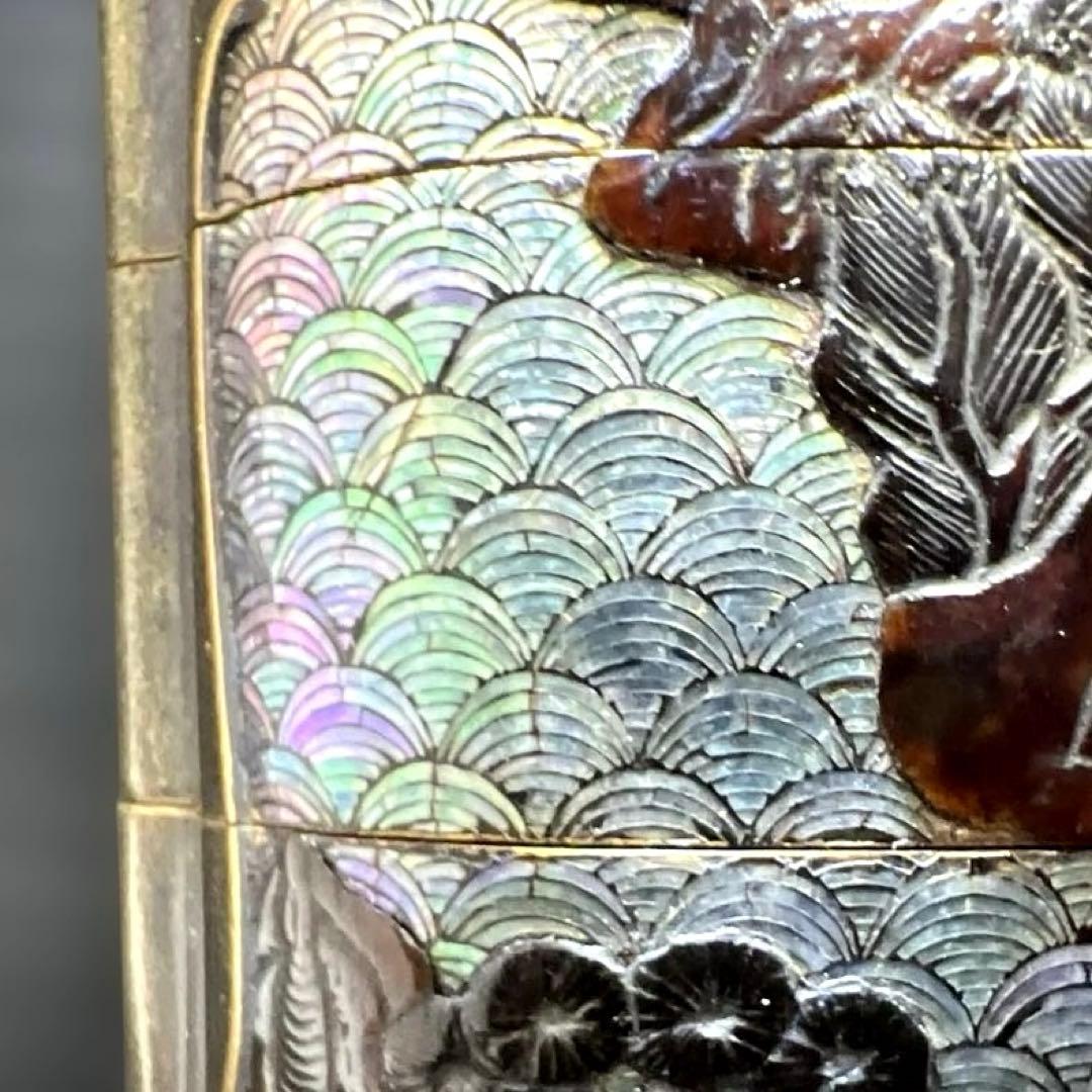 江戸時代　本鼈甲螺鈿象嵌五段印籠　61g 東Y7-1016☆2Fトルニ