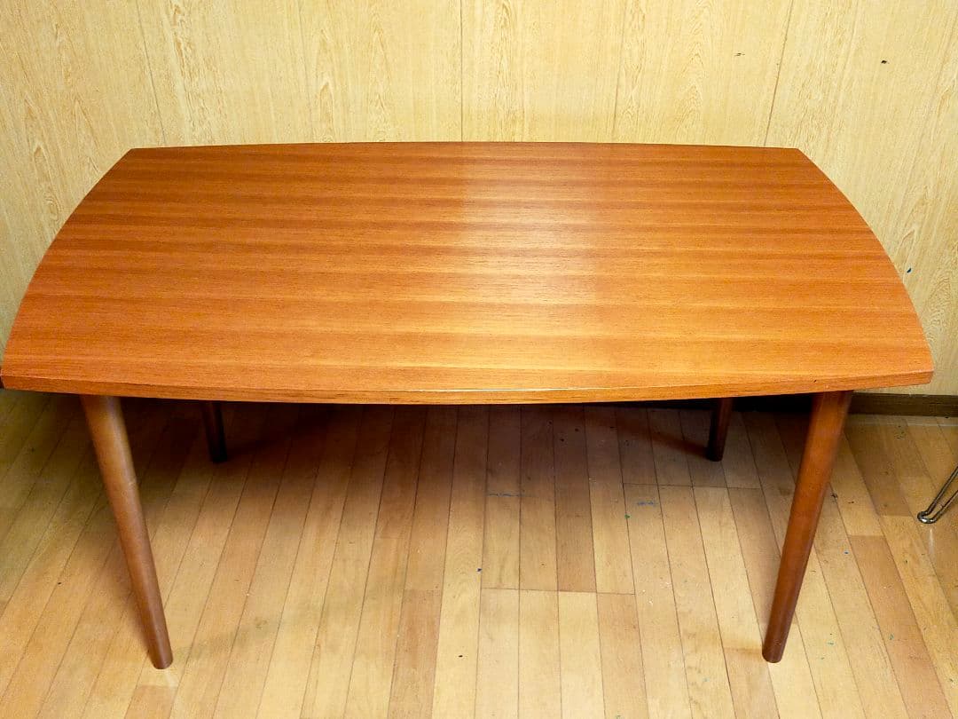 ぷにごんさん専用UNICO HOLMダイニングテーブル