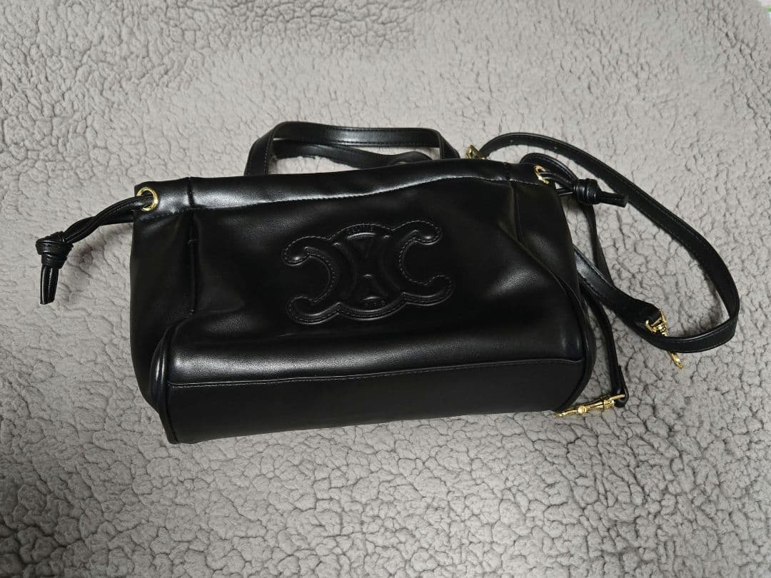 【値下】セリーヌ スモール カバ ドローストリング キュイル トリオンフ