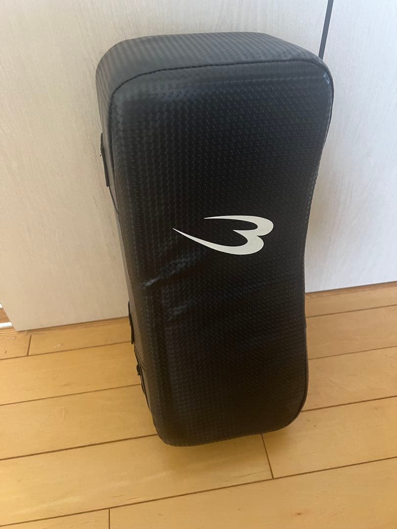 TWINS ボクシンググローブ ＋パンチングミット　＋　キックミット　セット