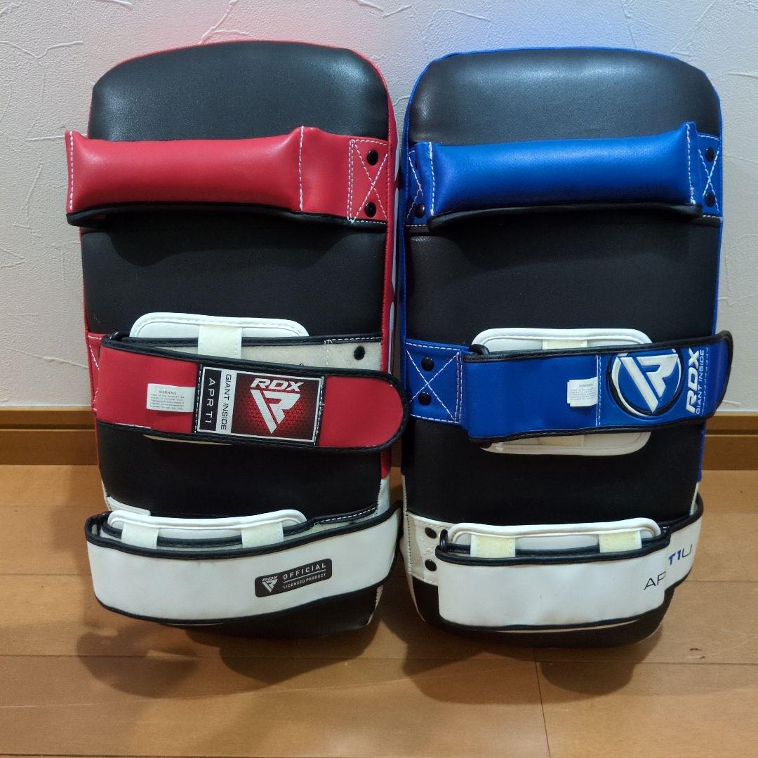 美品　RDX APR T1U キックミット 赤 青
