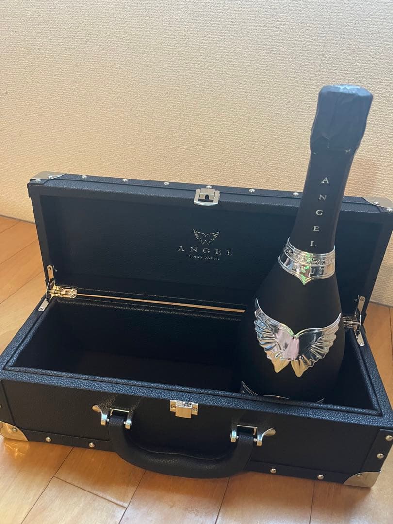 エンジェルシャンパン　黒