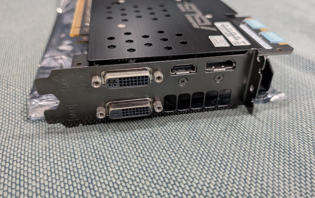 ASUS STRIX GeForce GTX 970 4GB グラフィックボード