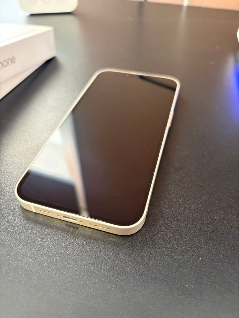 iPhone13 128GB ホワイト SIMフリー 美品 バッテリー74％