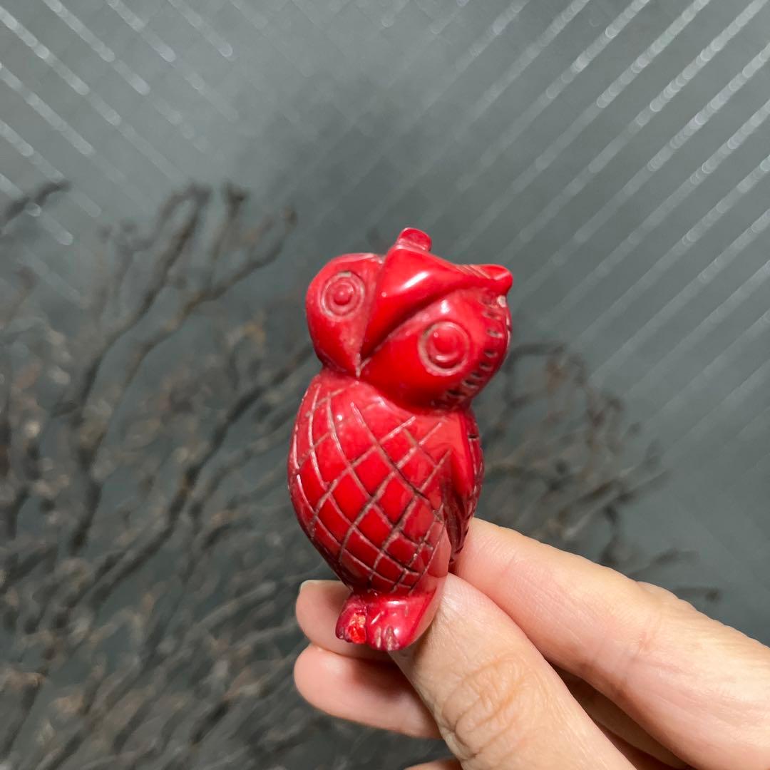 骨董　工芸細工　血赤珊瑚　山珊瑚　梟　フクロウ　モチーフ　根付　御守り