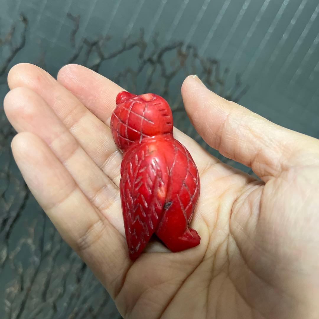 骨董　工芸細工　血赤珊瑚　山珊瑚　梟　フクロウ　モチーフ　根付　御守り