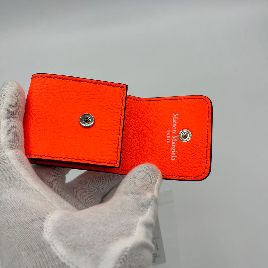 マルジェラ　AirPodsケース