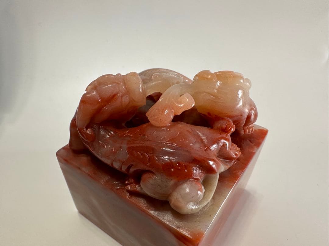 【螭虎献芝】大印面高級ラオス石　手彫り　篆刻　書道　印材　落款　遊印　雅号印箱付