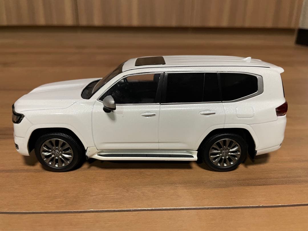 ランドクルーザー色見本1/30ミニカー