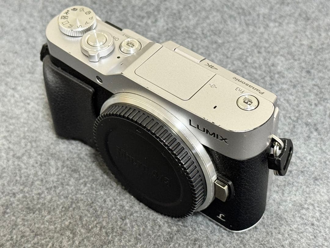 Panasonic LUMIX GF9 (GX850) ボディ