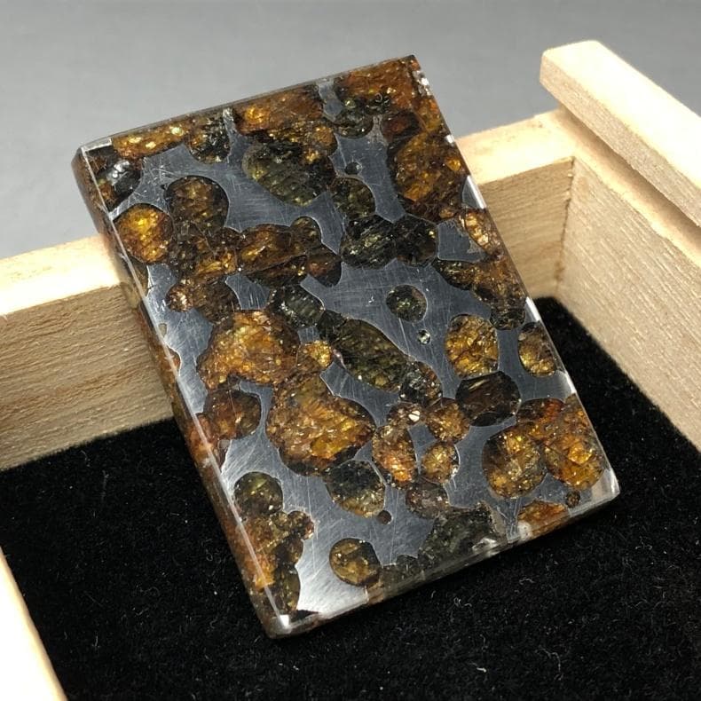 M*0様 パラサイト隕石 隕石　石鉄隕石　セリコ隕石 重さ約16ｇ　共箱