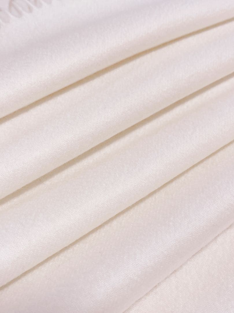 新品未使用！100%カシミアマフラー /WHT