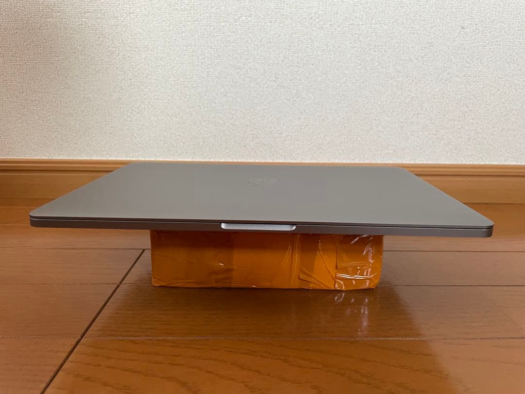 Macbook Pro Touch Bar 2018 新しいバッテリー