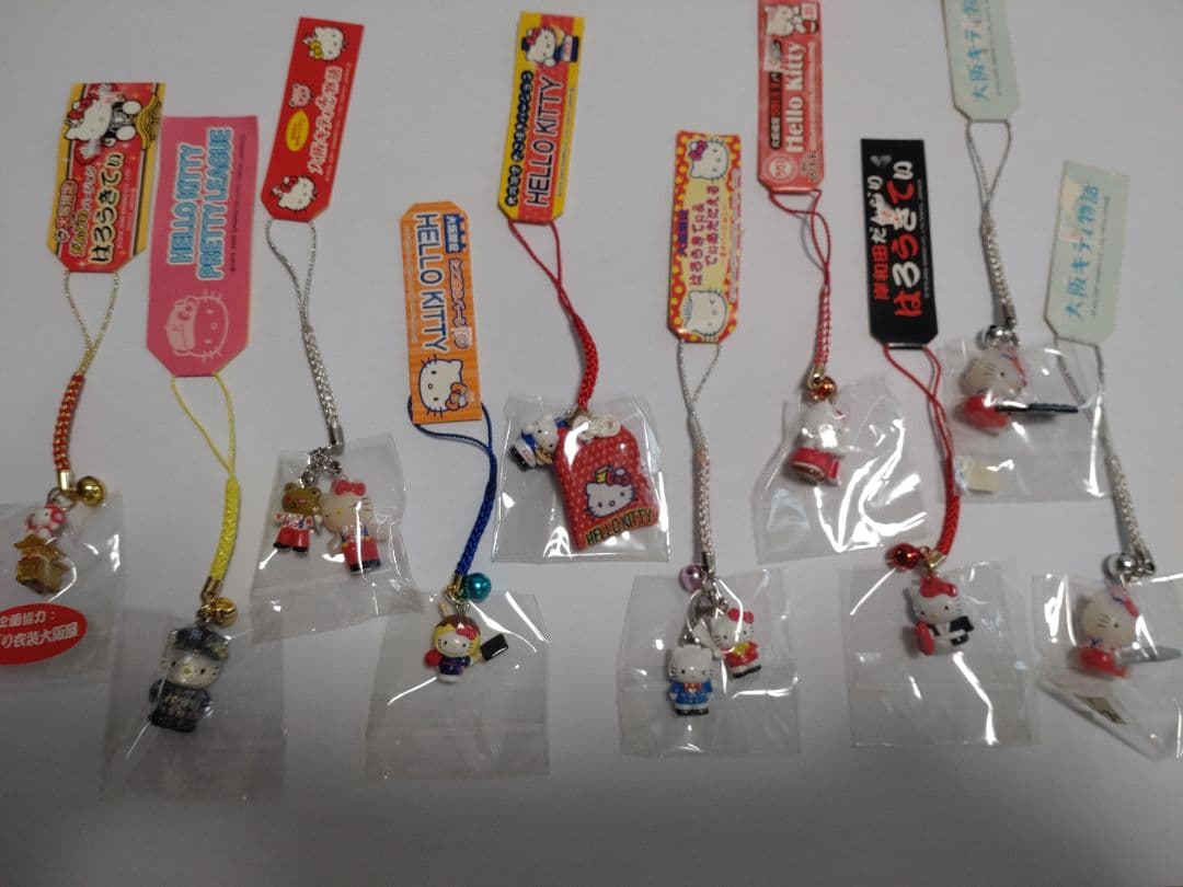 ご当地キティ　寝付け　ストラップ　キーホルダー　ほか 82点